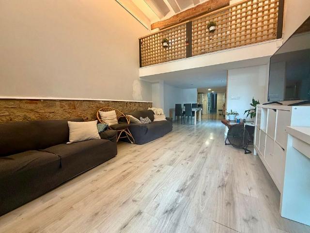 Dúplex en venta en calle De Mata, Barcelona, de 250 m² 5 habitaciones por 470.000