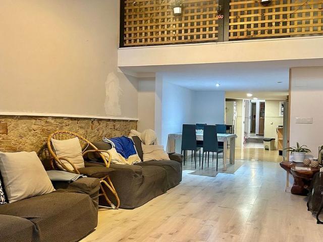 Dúplex en venta en calle De Mata, Barcelona, de 270 m² 5 habitaciones por 499.000