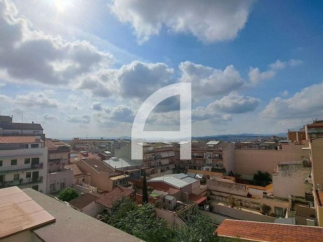 Dúplex en venta en calle De Miquel Vives, Terrassa, de 90 m² 3 habitaciones por 295.000