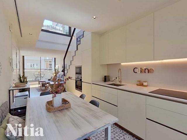Ático en venta en calle De Sants, Barcelona, de 118 m² 2 habitaciones por 485.000
