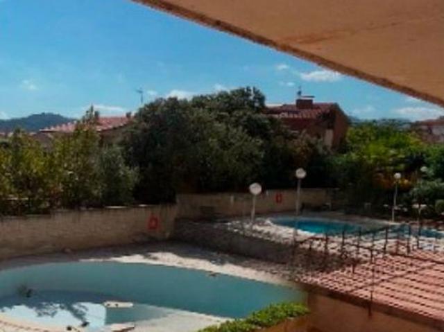 Dúplex en venta en calle De Prat de la Riba, Castellar del Vallès, de 132 m² 4 habitaciones por 375.000
