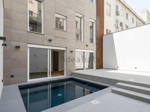 Dúplex en venta en calle De Roger de Flor, Barcelona, de 72 m² 2 habitaciones por 755.000