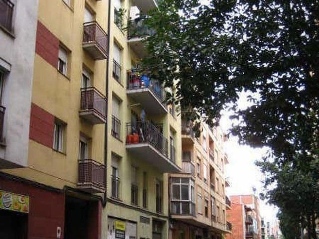 Dúplex en venta en calle De Torras i Bages, Salt, de 75 m² 1 habitación por 92.900