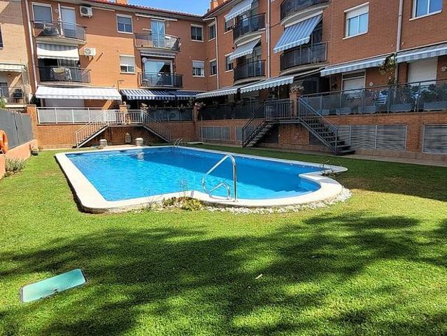 Dúplex en venta en calle De Tarragona, Castellar del Vallès, de 70 m² 3 habitaciones por 245.000