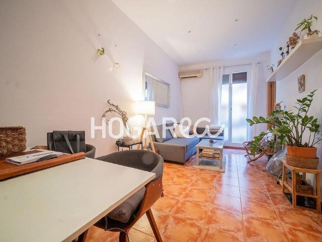 Dúplex en venta en calle De Ventalló, Barcelona, de 64 m² 2 habitaciones por 369.000