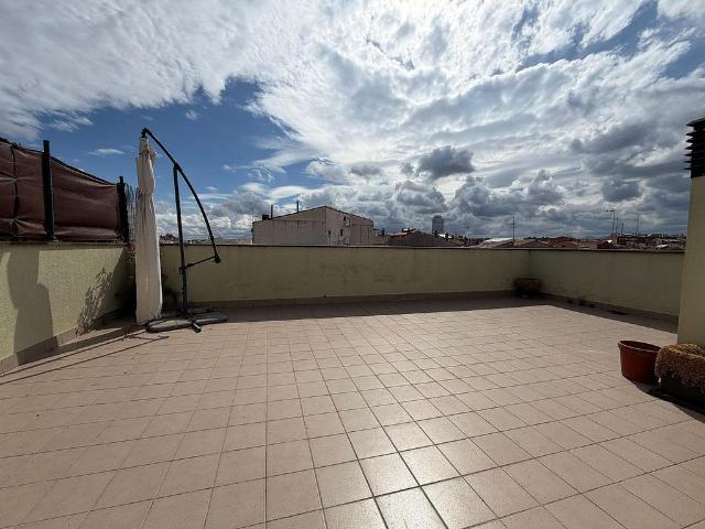 Dúplex en venta en calle De Vila Cinca, Sabadell, de 110 m² 3 habitaciones por 376.640