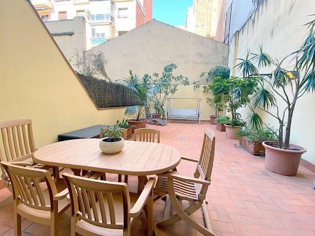 Dúplex en venta en calle Del Bisbe Laguarda, Barcelona, de 96 m² 3 habitaciones por 485.000