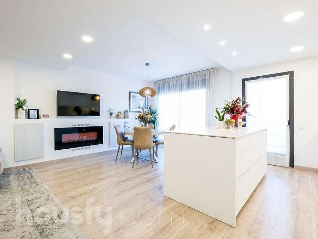 Ático en venta en calle Del Bon Viatge, Sant Joan Despí, de 153 m² 3 habitaciones por 695.000