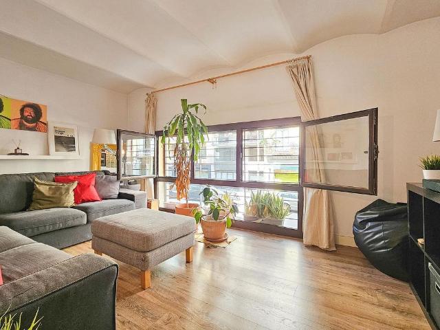 Dúplex en venta en calle Del Clot, Barcelona, de 70 m² 3 habitaciones por 390.000