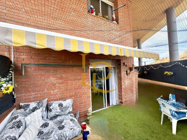 Dúplex en venta en calle Del Xaloc, Rubí, de 116 m² 2 habitaciones por 275.000