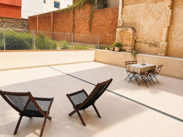 Dúplex en venta en calle Dels Nou Pins, Barcelona, de 99 m² 3 habitaciones por 510.000