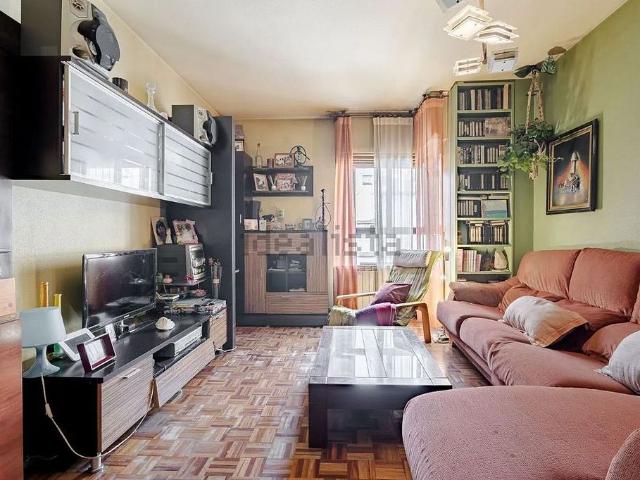 Dúplex en venta en calle Fermí Borràs, Sant Adrià de Besos, de 90 m² 3 habitaciones por 320.000