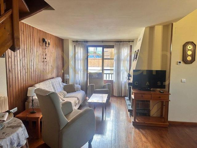 Dúplex en venta en calle Francesc Macià, Esterri d´Àneu, de 76 m² 3 habitaciones por 275.000