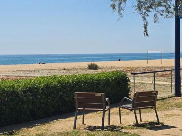 Dúplex en venta en calle Indústria, Malgrat de Mar, de 145 m² 3 habitaciones por 340.000