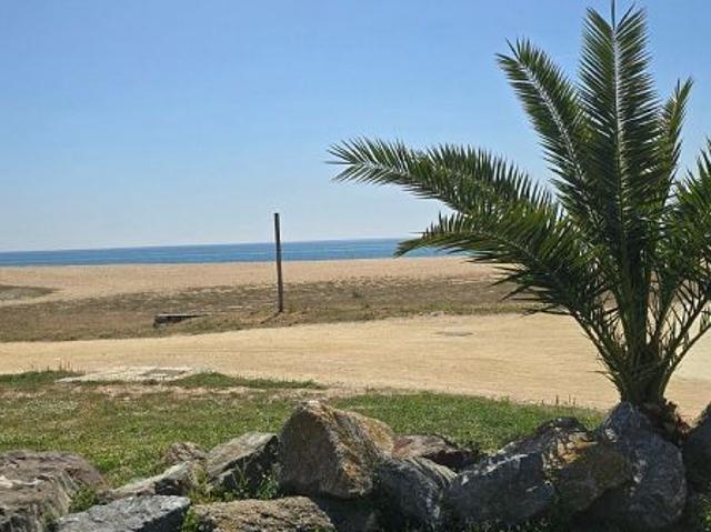 Dúplex en venta en calle Indústria, Malgrat de Mar, de 145 m² 3 habitaciones por 375.000