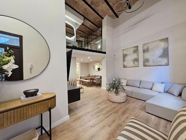 Dúplex en venta en calle Larrard, Barcelona, de 108 m² 3 habitaciones por 495.000