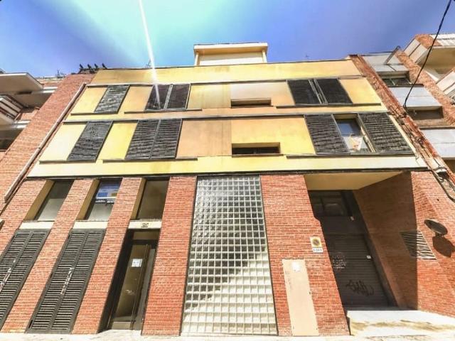 Dúplex en venta en calle Mora D'ebre, Barcelona, de 180 m² 4 habitaciones por 498.000