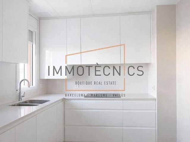 Dúplex en venta en calle Miguel de Unamuno, Tordera, de 90 m² 4 habitaciones por 180.000