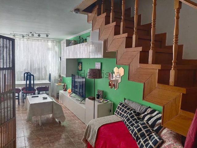 Dúplex en venta en calle Mineria, Barcelona, de 80 m² 3 habitaciones por 320.000