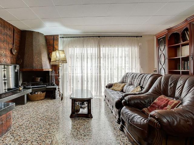 Dúplex en venta en calle Sant Josep de Calassanç, Granollers, de 221 m² 4 habitaciones por 469.000