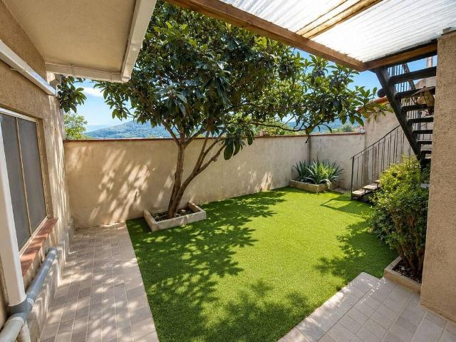 Dúplex en venta en calle Sant Sebastià, Sant Feliu de Codines, de 69 m² 4 habitaciones por 210.000