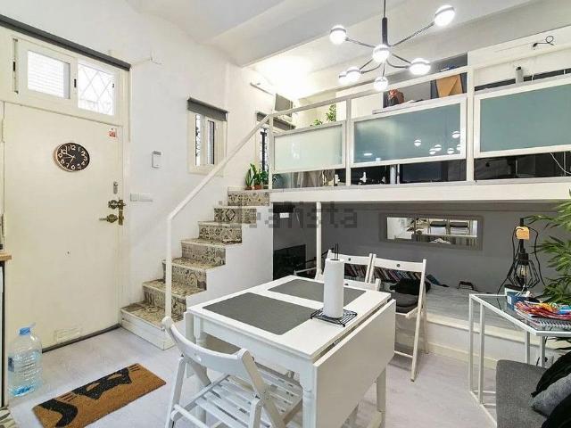 Dúplex en venta en calle Sevilla, Barcelona, de 37 m² 1 habitación por 175.000