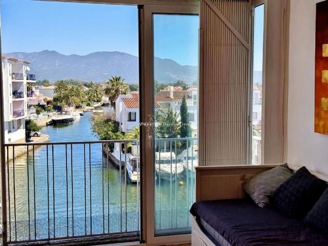Dúplex en venta en calle Port Empordà, Castelló d´Empúries, de 43 m² 1 habitación por 265.000