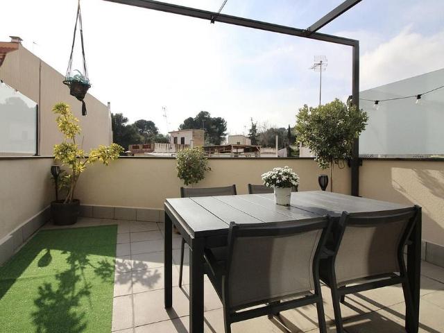 Dúplex en venta en calle Pau Alsina, Montgat, de 109 m² 4 habitaciones por 660.000
