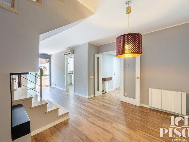 Dúplex en venta en calle Països Catalans, Rubí, de 90 m² 4 habitaciones por 420.000