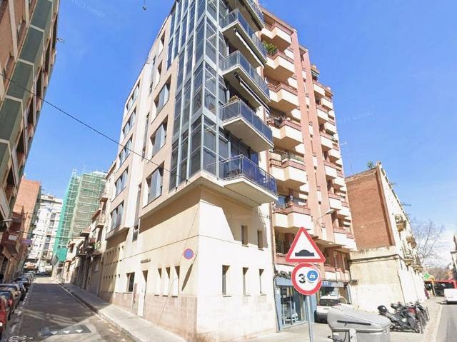 Dúplex en venta en calle Pj Corsega, Barcelona, de 121 m² 2 habitaciones por 370.000