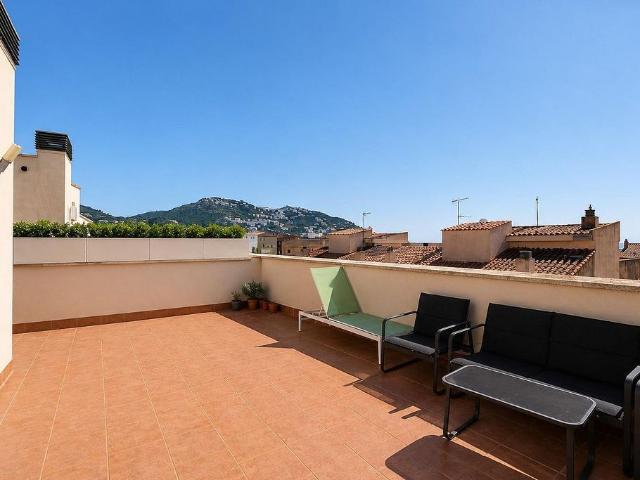 Dúplex en venta en calle Tirso de Molina, Roses, de 114 m² 4 habitaciones por 389.000