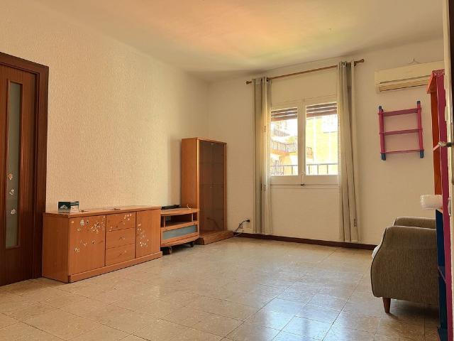 Dúplex en venta en calle Valles I Ribot, Barcelona, de 84 m² 4 habitaciones por 339.000