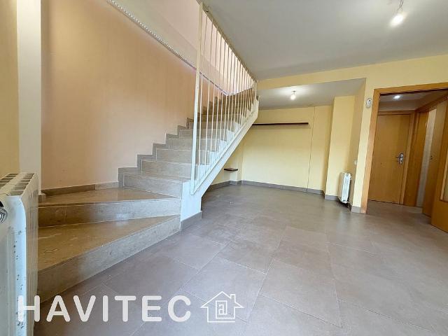 Dúplex en venta en calle Zamora, Rubí, de 68 m² 2 habitaciones por 240.000