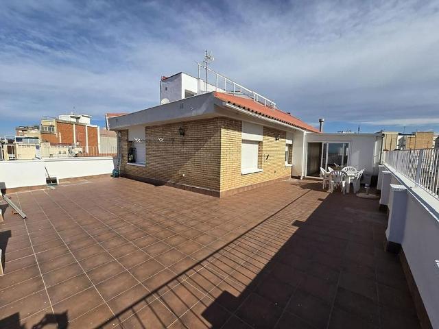 Dúplex en venta en carretera De Collblanc, Barcelona, de 102 m² 4 habitaciones por 790.000