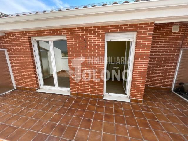 Dúplex en venta en Castañares de Rioja. Apartamento con amplia terraza en urbanización con piscina. Dúplex Castañares de.