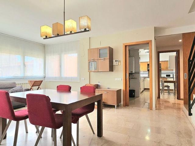 Dúplex en venta en Castellar del Vallès, de 143 m² 3 habitaciones por 370.000