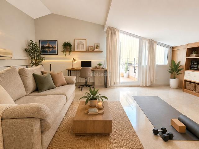 Dúplex en venta en Castellar del Vallès, Eixample Can Bogunyà. AMPLIO DÚLEX CON TERRAZA Y PARQUING EN EL CENTRO DEL PUEBLO. Dúplex Castellar del.