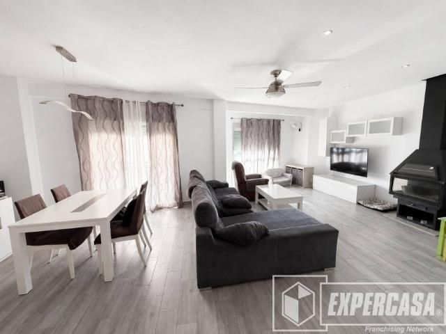 Dúplex en Venta en Chelva
