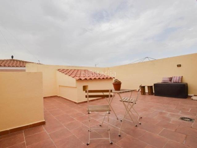 Dúplex en venta en Cúllar Vega. PISO DÚPLEX CON GRAN TERRAZA, GARAJE Y TRASTERO EN CÚLLAR VEGA. Dúplex Cúllar.
