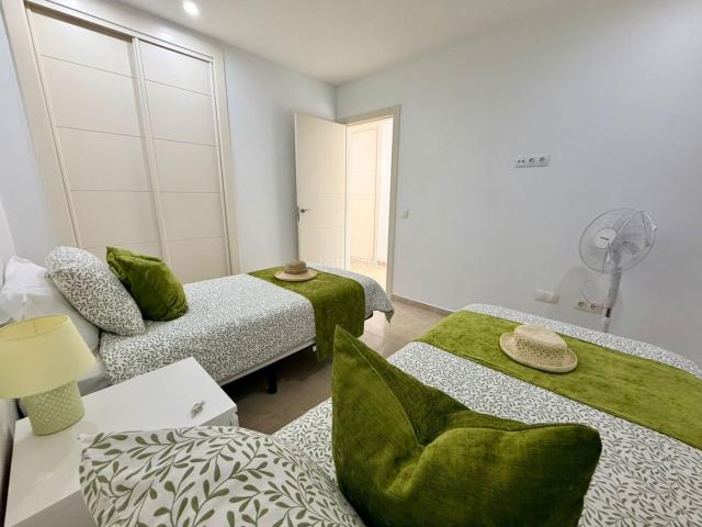 Dúplex en venta en Antigua, Caleta de Fuste. Fantástica vivienda con vistas al mar en Atalaya Caleta de Fuste. Dúplex.