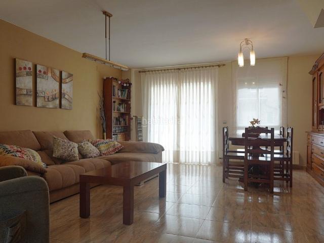 Dúplex en venta en Aínsa Sobrarbe. Dúplex en barrio residencial de Ainsa. Dúplex Aínsa.