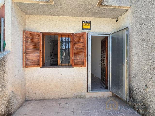 Dúplex en venta en Alcázares Los, Centro. Dúplex adosado a 200 metros de la playa en Los Alcázares Gran potencial de reforma. Dúplex Alcázares.