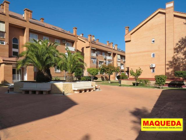 Dúplex en venta en Alcorcón, Prado de Santo Domingo. Ático dúplex con piscina, garaje y trastero en Prado Santo Domingo. Dúplex.