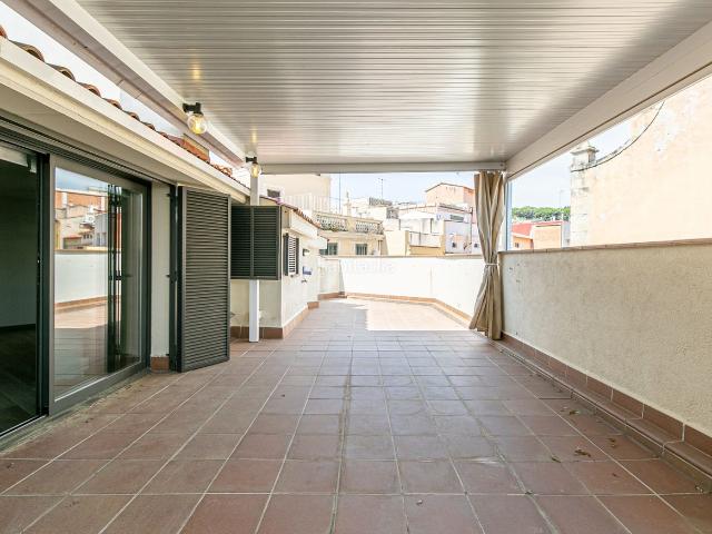Dúplex en venta en Arenys de Mar, Centre. Ático dúplex en venta en Arenys de Mar con 3 habitaciones, terraza y parking, Barcelona. Dúplex Arenys de.