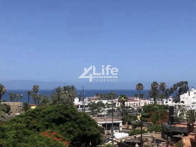 Dúplex en venta en Arona, Playa de las Américas. Encantador Dúplex con Vistas al Mar. Dúplex.