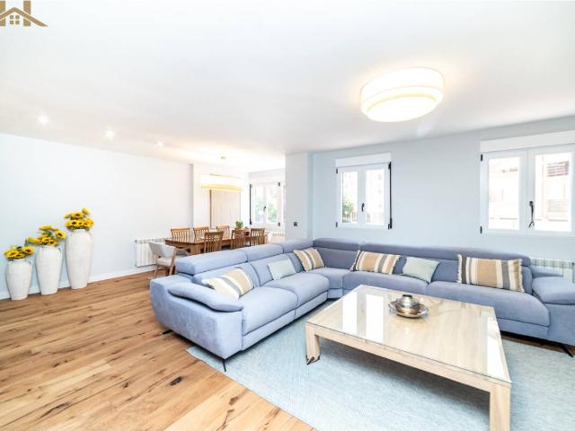 Dúplex en venta en Avenida del Conde de Barcelona