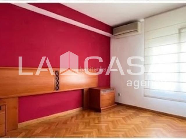 Dúplex en venta en Badalona, Llefià. Dúplex de 127 m con 3 dormitorios y terraza en Badalona. Dúplex.