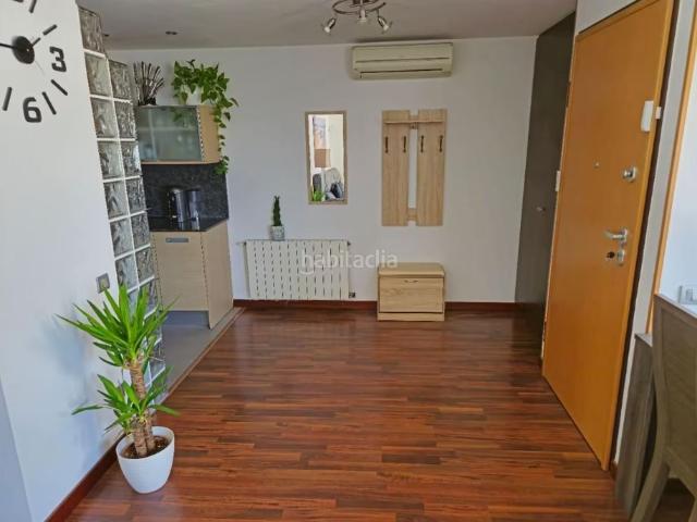Dúplex en venta en Badalona, Sant Crist. Se vende dúplex con acceso independiente y gran amplitud en Badalona. Dúplex.
