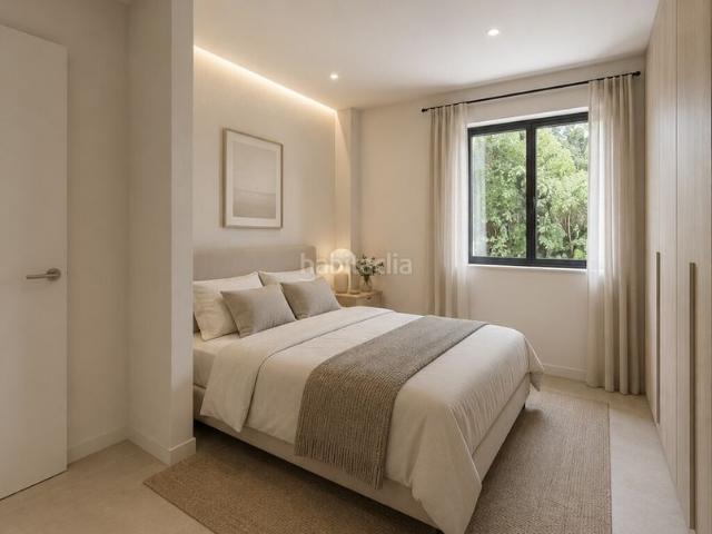 Dúplex en venta en Baleares Calvià, Portals Nous. Dúplex magníficamente reformado en venta en el prestigioso barrio de Old Bendinat. Dúplex.