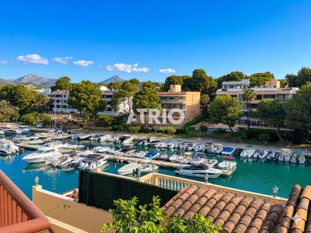 Dúplex en venta en Baleares Calvià, Santa Ponça. Exclusivo Apartamento de Diseño en Mallorca El Lujo de Vivir con Acceso Directo al Puerto Deportivo. Dúplex.